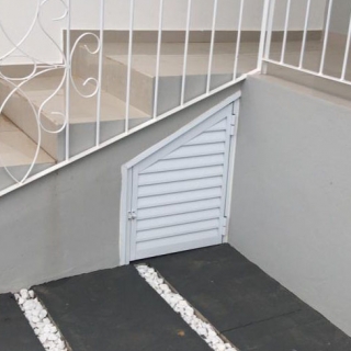 Modelada conforme ângulo escada Modelada conforme ângulo escada